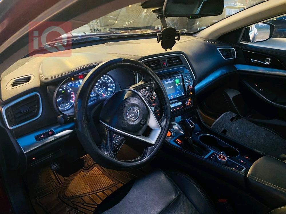 نيسان ماكسيما